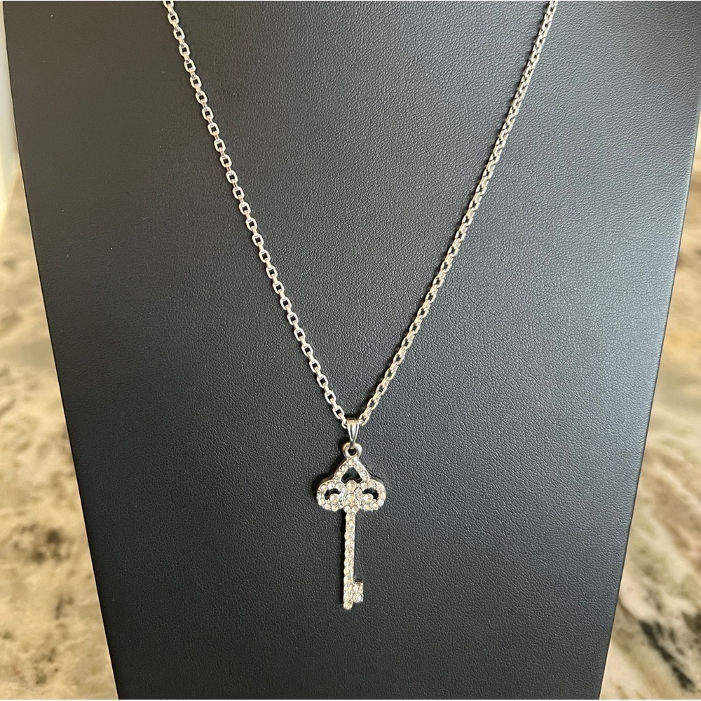 Clear Crystal Key Pendant Necklace Silver Tone Chain 22”